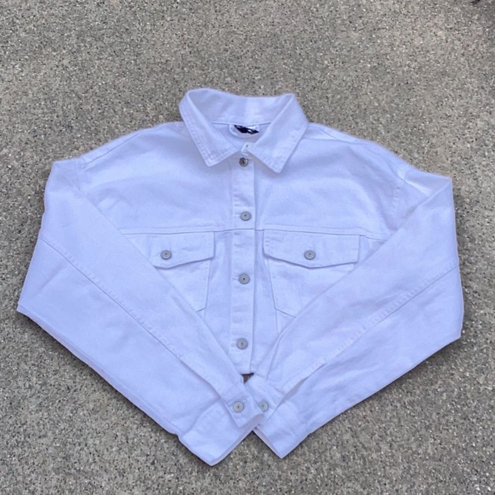 H&M DIVIDED NWT WHITE LIGHT WEIGHT DENIM JACKET COAT SMALL CROPPED - Picture 4 of 8